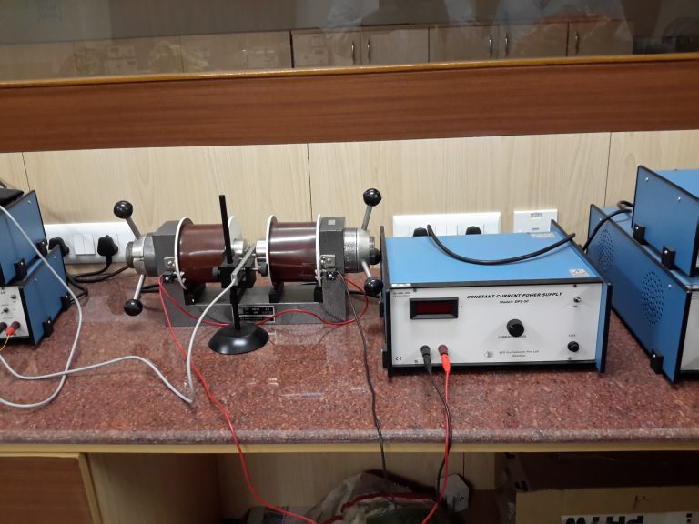 Setup-for-measuring-Hall-effect